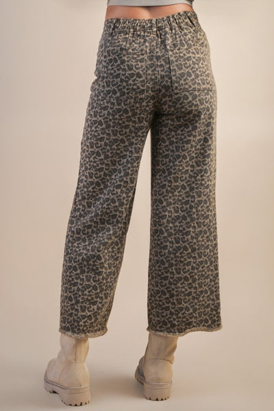 Leopard Printed Wide Leg Jeans