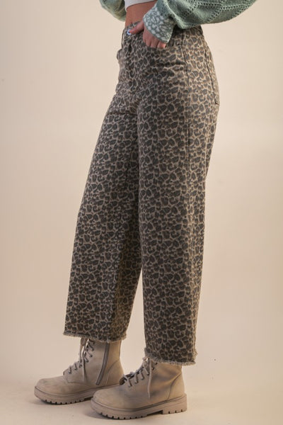 Leopard Printed Wide Leg Jeans