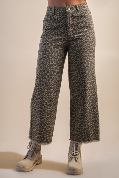 Leopard Printed Wide Leg Jeans
