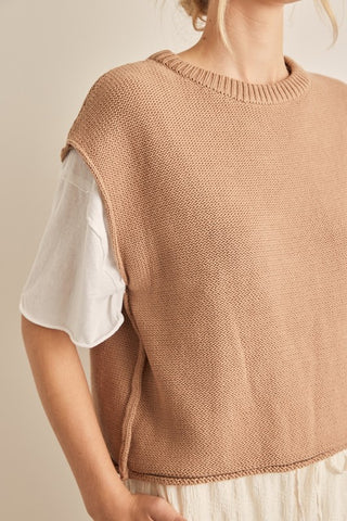 Loose Fit Exposed Seam Knitted Sleeveless Sweater Top