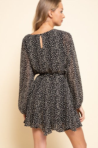 black print dress wide sleeve