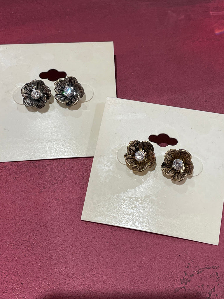 Zenzii Stud Flower Earrings